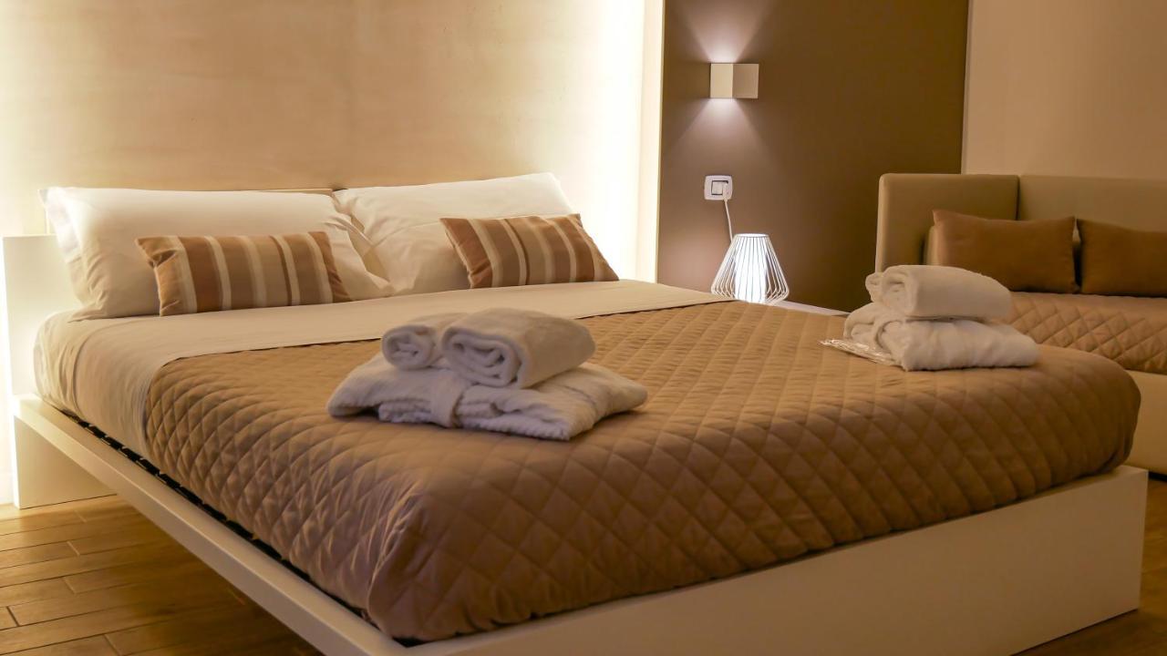 La Banchina Holiday Rooms Trani Exterior foto